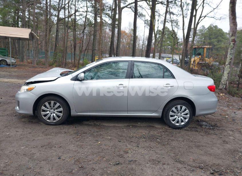 Photo 14 of 2013 Toyota Corolla LE (VIN 2T1BU4EE2DC074640)