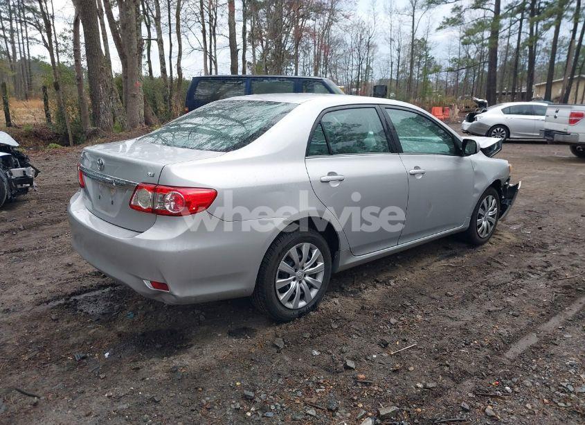 Photo 4 of 2013 Toyota Corolla LE (VIN 2T1BU4EE2DC074640)