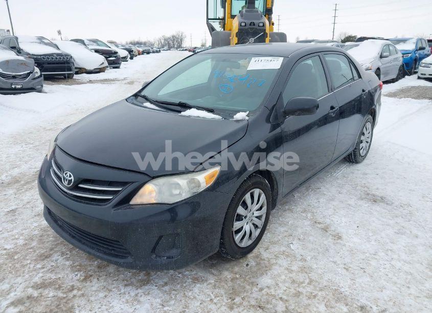 Photo 2 of 2013 Toyota Corolla LE (VIN 2T1BU4EE2DC077229)