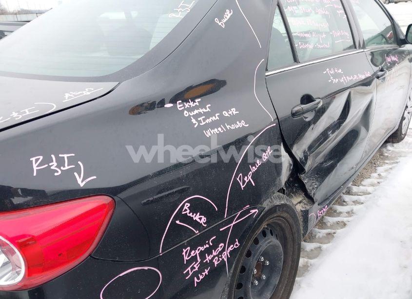 Photo 6 of 2013 Toyota Corolla LE (VIN 2T1BU4EE2DC077229)