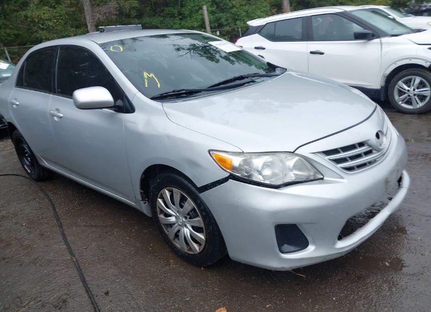 2013 Toyota Corolla LE (VIN 2T1BU4EE2DC089106) main photo