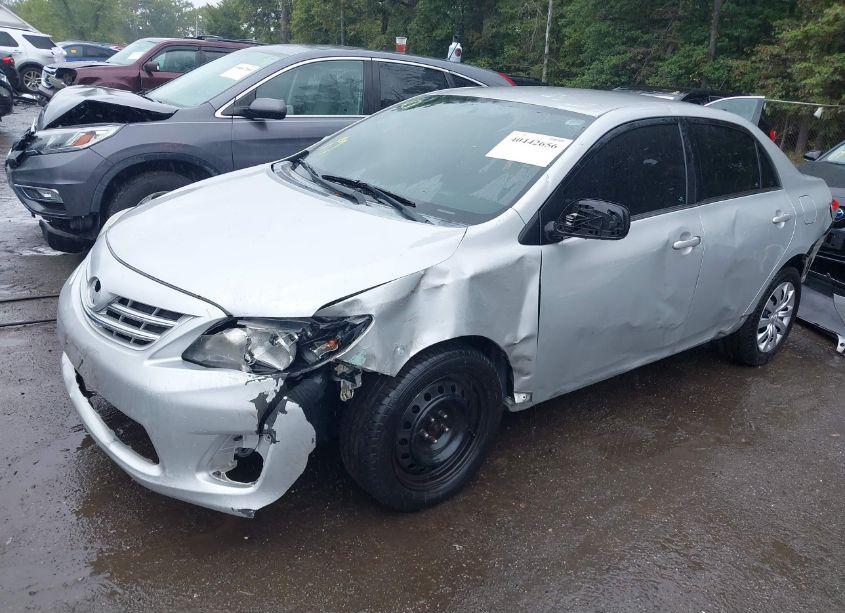 Photo 2 of 2013 Toyota Corolla LE (VIN 2T1BU4EE2DC089106)