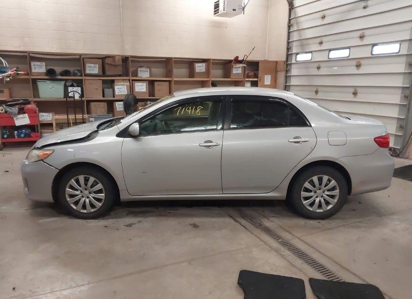 Photo 14 of 2013 Toyota Corolla LE (VIN 2T1BU4EE2DC115722)