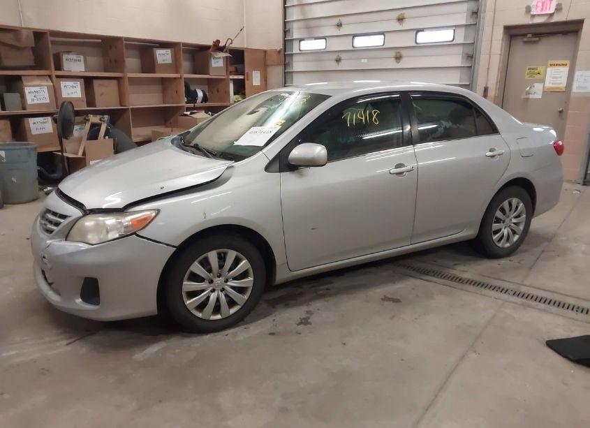 Photo 2 of 2013 Toyota Corolla LE (VIN 2T1BU4EE2DC115722)
