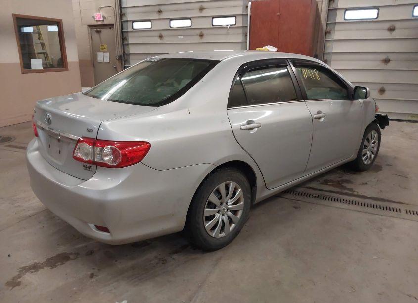 Photo 4 of 2013 Toyota Corolla LE (VIN 2T1BU4EE2DC115722)