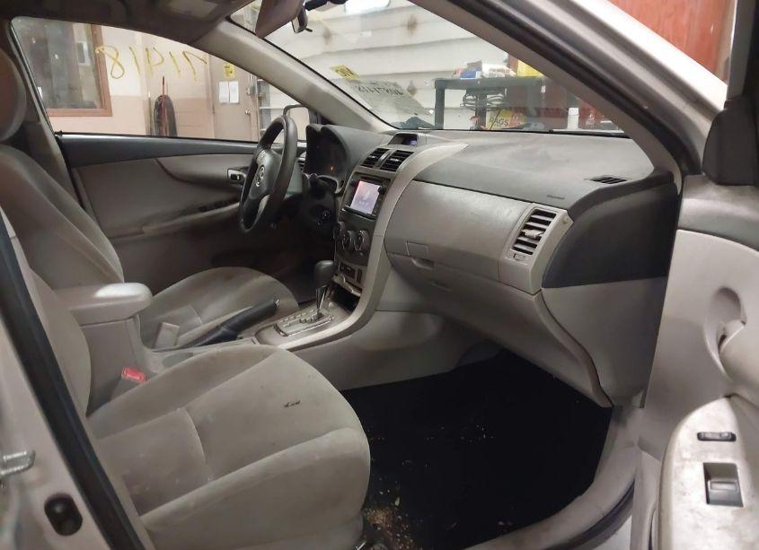 Photo 5 of 2013 Toyota Corolla LE (VIN 2T1BU4EE2DC115722)