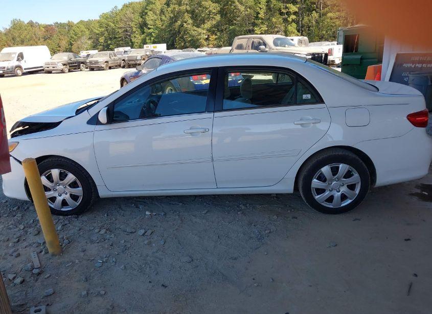 Photo 14 of 2013 Toyota Corolla LE (VIN 2T1BU4EE2DC124856)