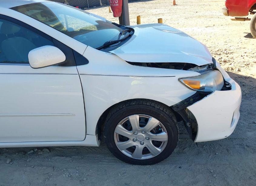 Photo 17 of 2013 Toyota Corolla LE (VIN 2T1BU4EE2DC124856)