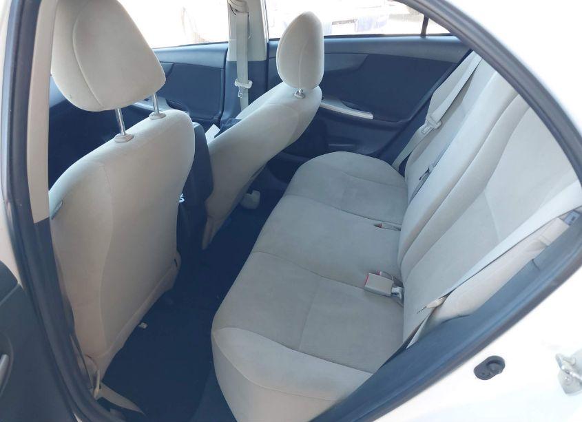 Photo 8 of 2013 Toyota Corolla LE (VIN 2T1BU4EE2DC124856)