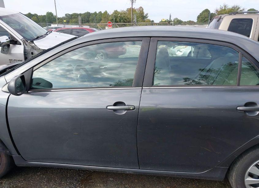 Photo 14 of 2013 Toyota Corolla LE (VIN 2T1BU4EE2DC128017)