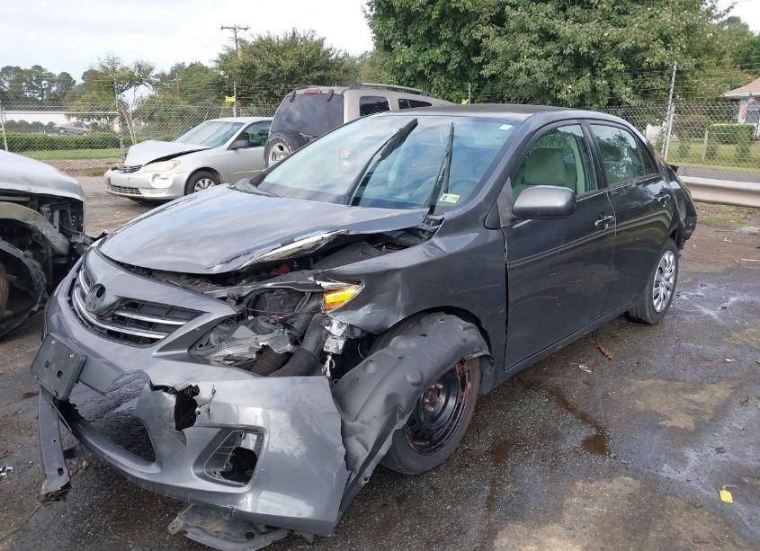 Photo 2 of 2013 Toyota Corolla LE (VIN 2T1BU4EE2DC128017)