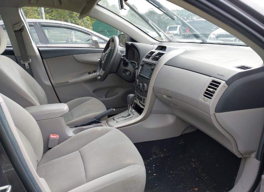 Photo 5 of 2013 Toyota Corolla LE (VIN 2T1BU4EE2DC128017)