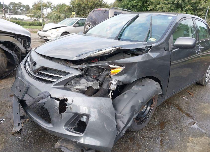 Photo 6 of 2013 Toyota Corolla LE (VIN 2T1BU4EE2DC128017)