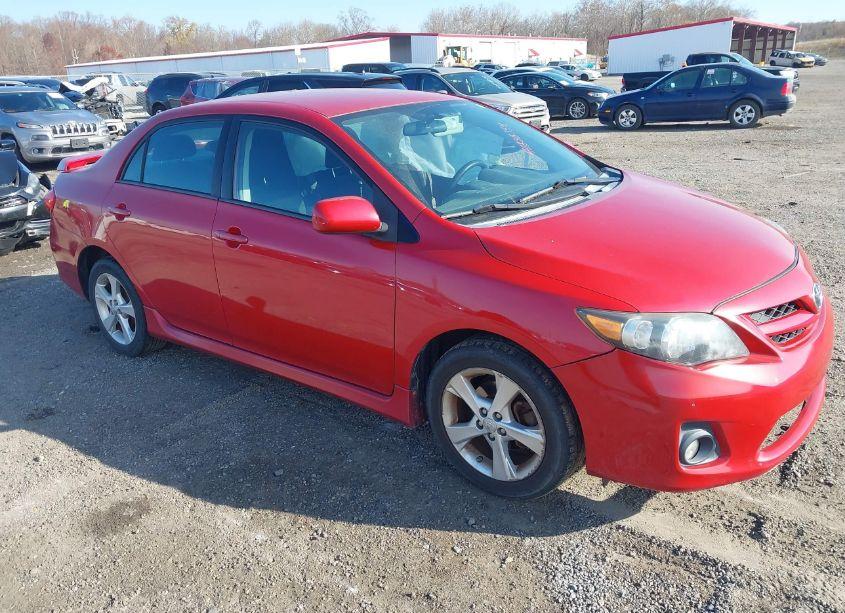 2013 Toyota Corolla S (VIN 2T1BU4EE2DC920751) main photo