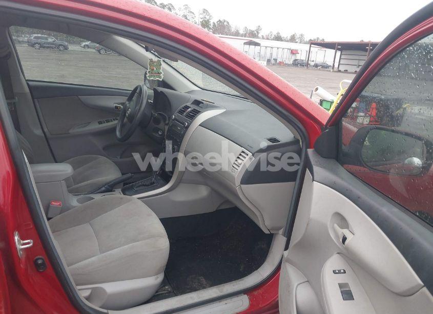 Photo 5 of 2013 Toyota Corolla L (VIN 2T1BU4EE2DC941695)