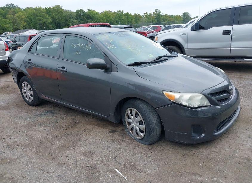 2013 Toyota Corolla L (VIN 2T1BU4EE2DC944693) main photo