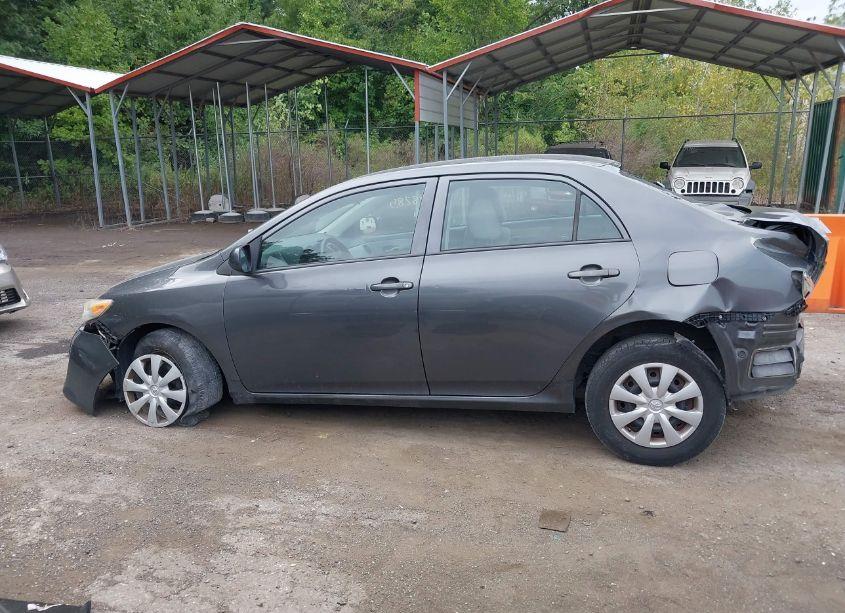 Photo 15 of 2013 Toyota Corolla L (VIN 2T1BU4EE2DC944693)