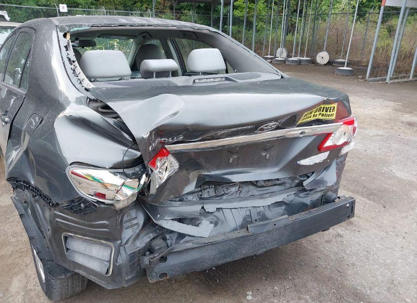 Photo 6 of 2013 Toyota Corolla L (VIN 2T1BU4EE2DC944693)