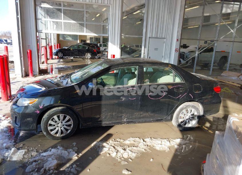 Photo 14 of 2013 Toyota Corolla LE (VIN 2T1BU4EE2DC976639)