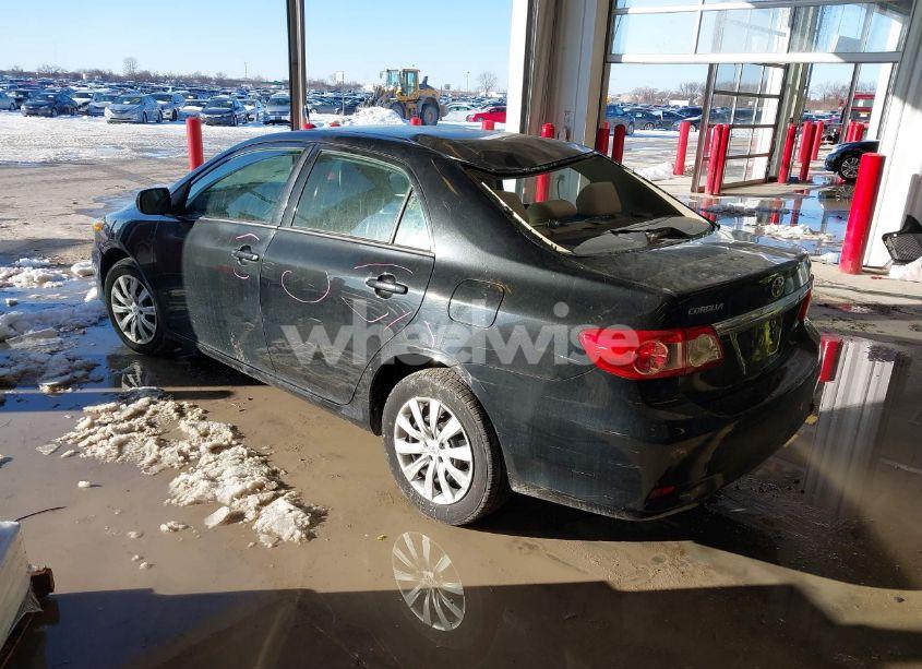 Photo 3 of 2013 Toyota Corolla LE (VIN 2T1BU4EE2DC976639)