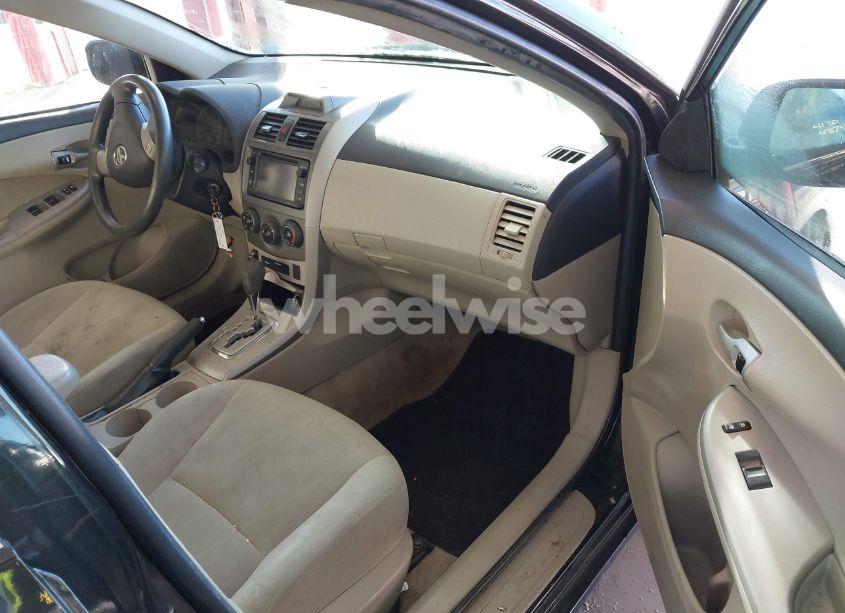 Photo 5 of 2013 Toyota Corolla LE (VIN 2T1BU4EE2DC976639)