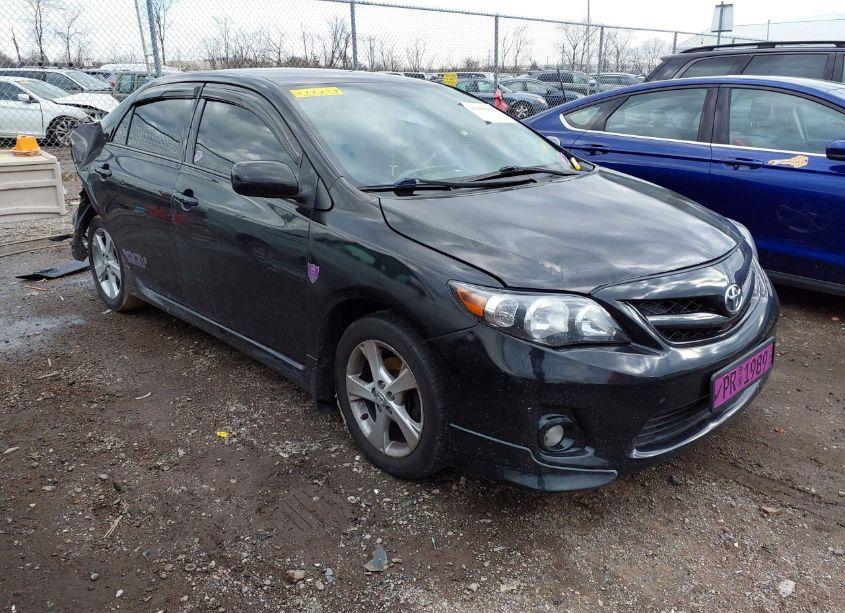 2013 Toyota Corolla S (VIN 2T1BU4EE2DC978679) main photo