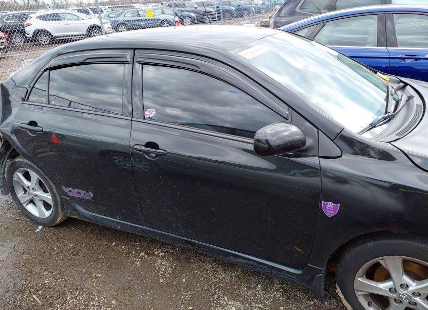 Photo 13 of 2013 Toyota Corolla S (VIN 2T1BU4EE2DC978679)