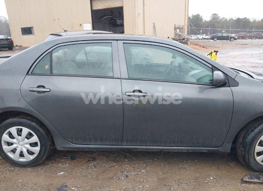 Photo 13 of 2013 Toyota Corolla L (VIN 2T1BU4EE2DC987804)