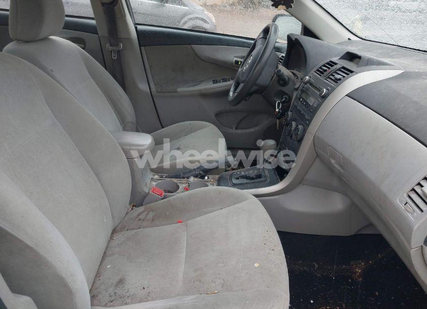 Photo 5 of 2013 Toyota Corolla L (VIN 2T1BU4EE2DC987804)