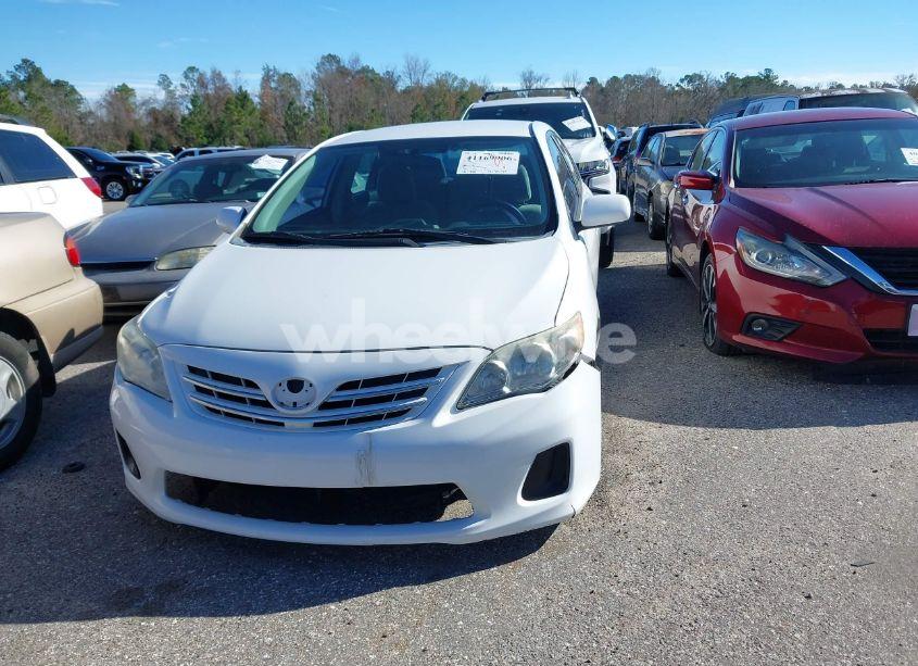 Photo 12 of 2013 Toyota Corolla LE (VIN 2T1BU4EE2DC990699)