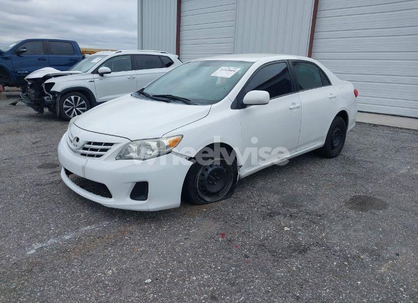 Photo 2 of 2013 Toyota Corolla LE (VIN 2T1BU4EE2DC990699)