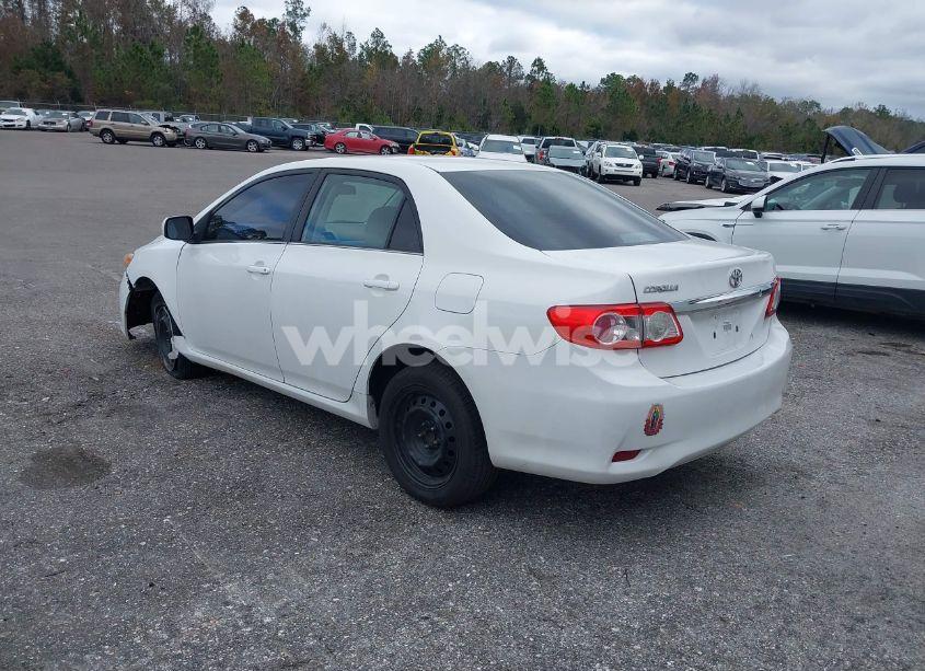 Photo 3 of 2013 Toyota Corolla LE (VIN 2T1BU4EE2DC990699)