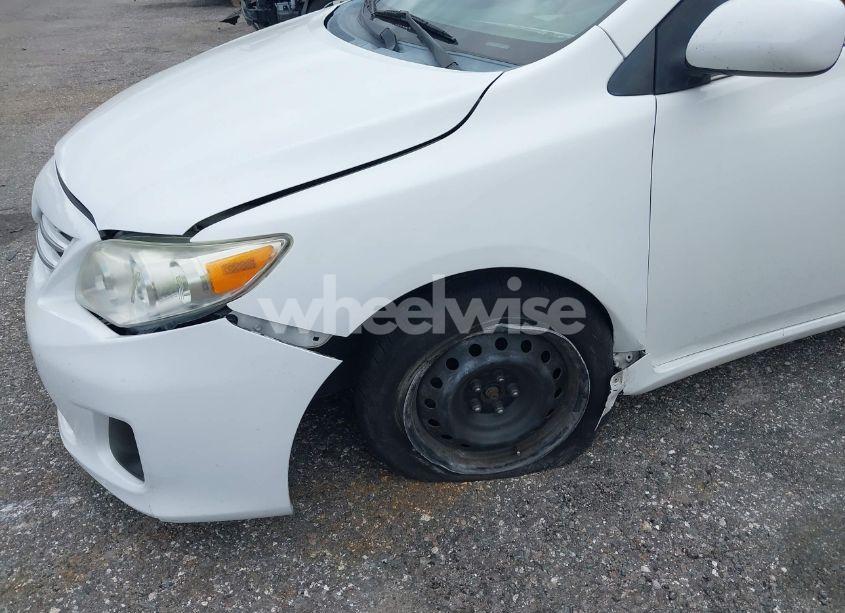 Photo 6 of 2013 Toyota Corolla LE (VIN 2T1BU4EE2DC990699)