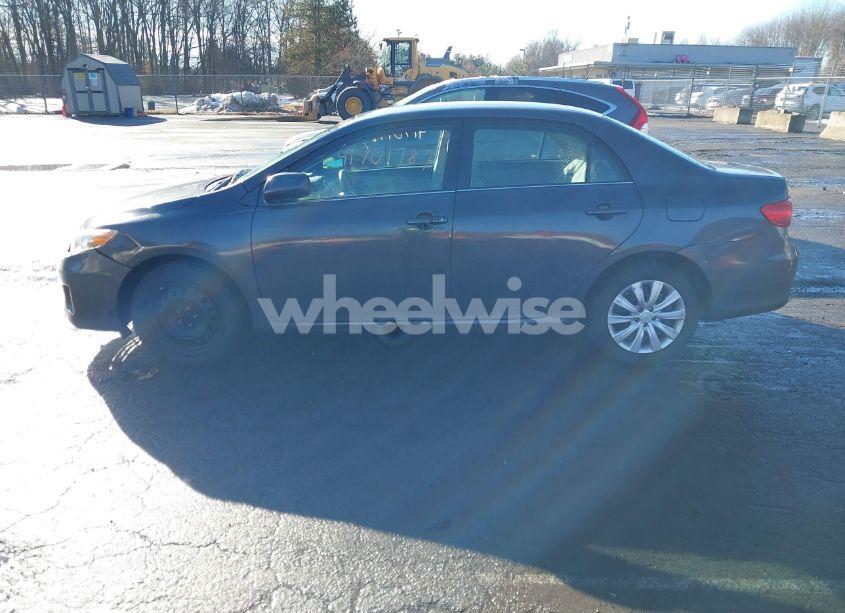 Photo 14 of 2013 Toyota Corolla LE (VIN 2T1BU4EE2DC996342)