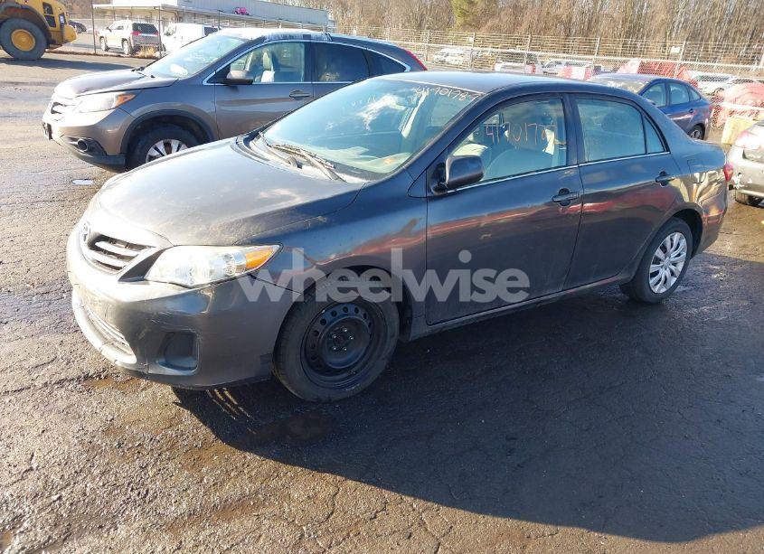 Photo 2 of 2013 Toyota Corolla LE (VIN 2T1BU4EE2DC996342)
