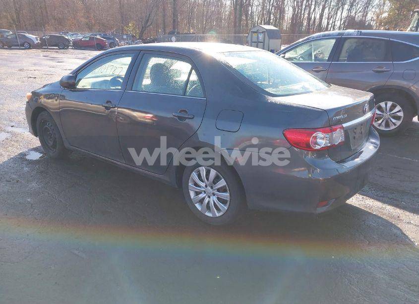 Photo 3 of 2013 Toyota Corolla LE (VIN 2T1BU4EE2DC996342)