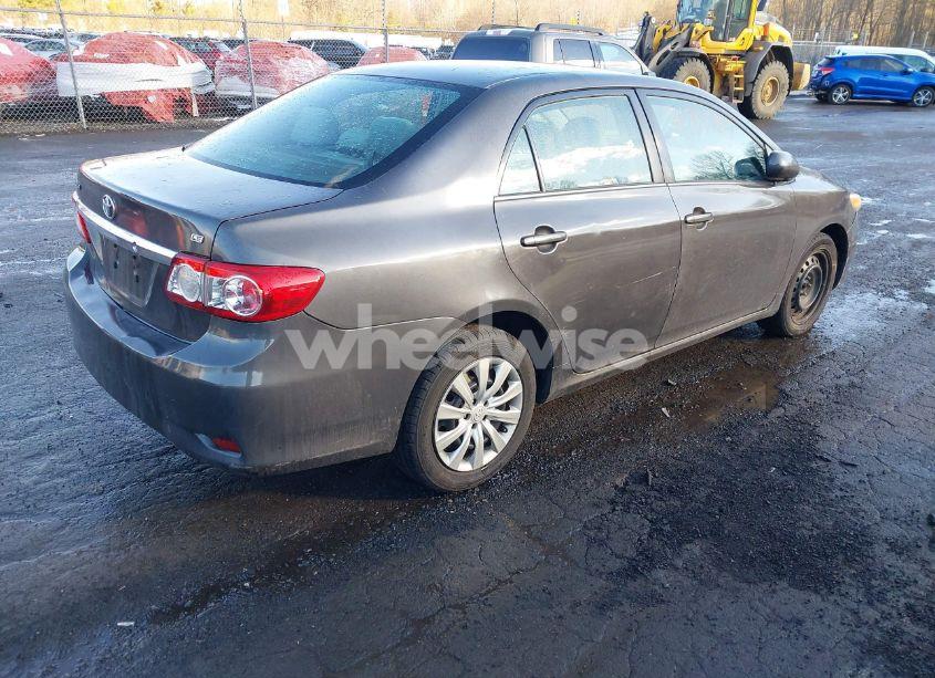 Photo 4 of 2013 Toyota Corolla LE (VIN 2T1BU4EE2DC996342)