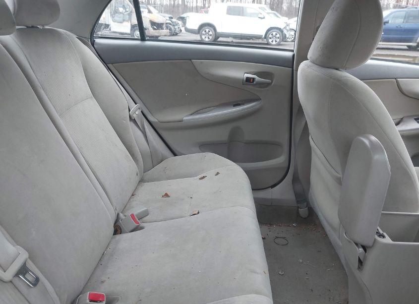 Photo 8 of 2010 Toyota Corolla LE (VIN 2T1BU4EE3AC281632)