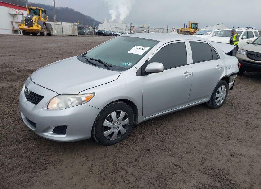 Photo 2 of 2010 Toyota Corolla LE (VIN 2T1BU4EE3AC284238)