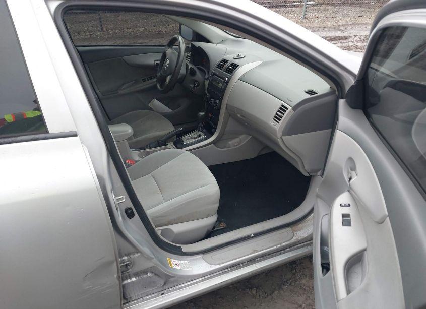 Photo 5 of 2010 Toyota Corolla LE (VIN 2T1BU4EE3AC284238)