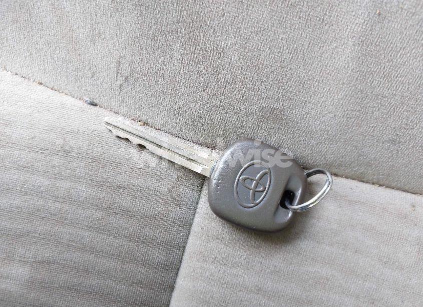 Photo 11 of 2010 Toyota Corolla LE (VIN 2T1BU4EE3AC304729)