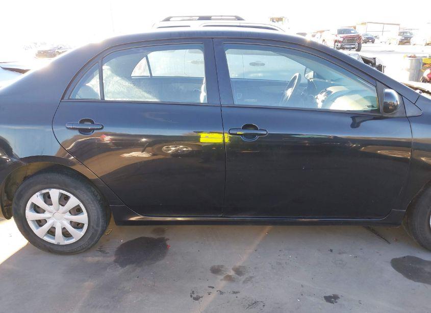 Photo 13 of 2010 Toyota Corolla LE (VIN 2T1BU4EE3AC535503)