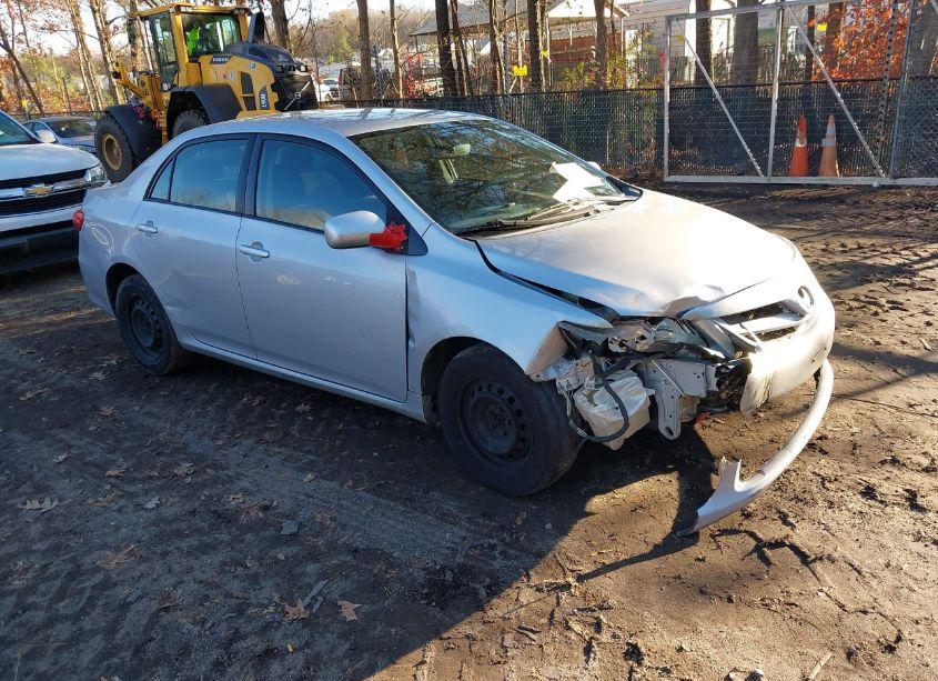 2011 Toyota Corolla LE (VIN 2T1BU4EE3BC562671) main photo