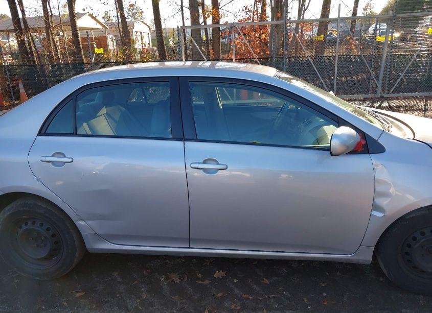 Photo 13 of 2011 Toyota Corolla LE (VIN 2T1BU4EE3BC562671)