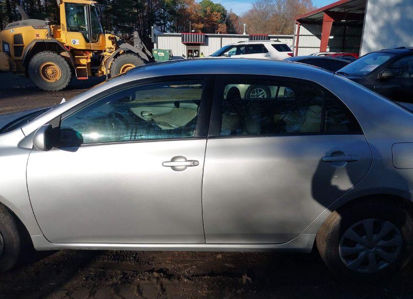 Photo 14 of 2011 Toyota Corolla LE (VIN 2T1BU4EE3BC562671)