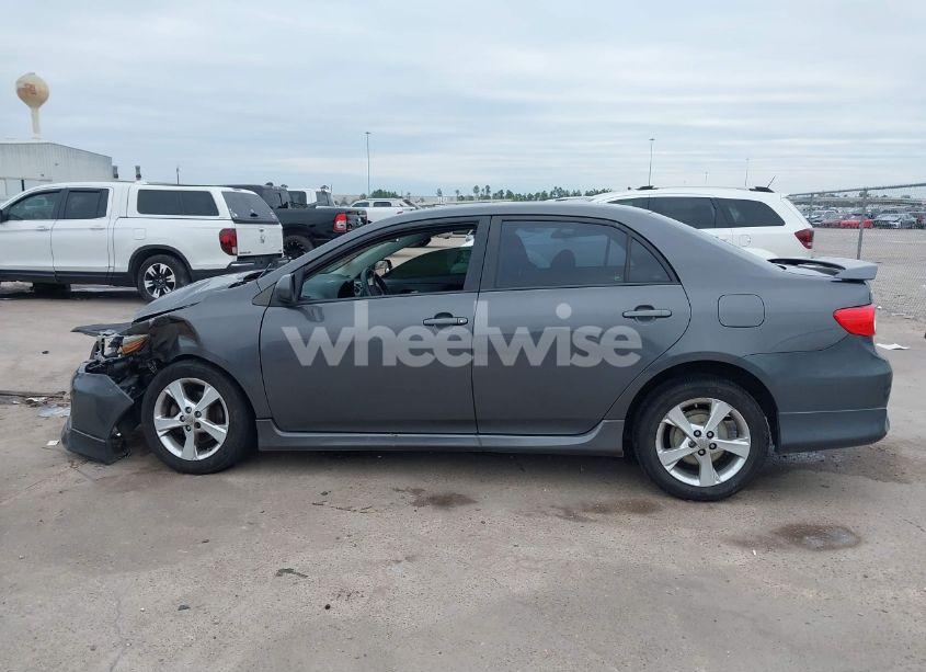 Photo 14 of 2011 Toyota Corolla S (VIN 2T1BU4EE3BC581270)