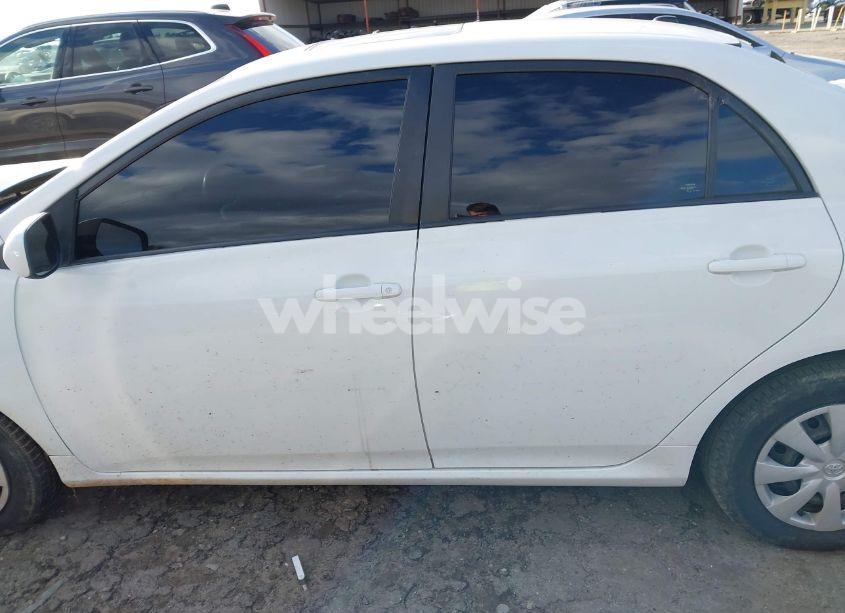 Photo 15 of 2011 Toyota Corolla LE (VIN 2T1BU4EE3BC581754)