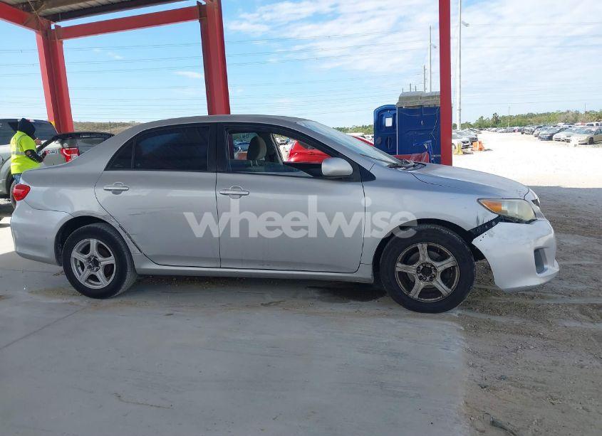 Photo 13 of 2011 Toyota Corolla LE (VIN 2T1BU4EE3BC582970)