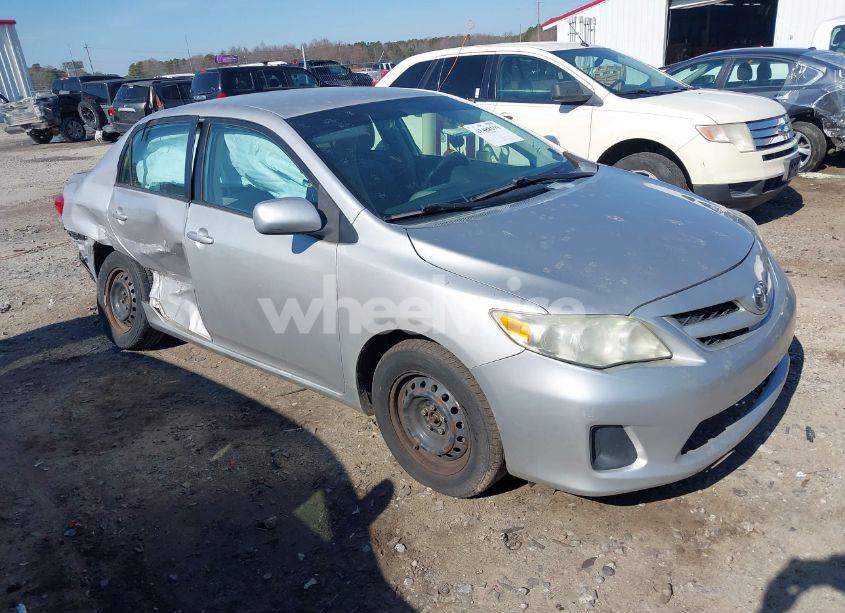 2011 Toyota Corolla LE (VIN 2T1BU4EE3BC599882) main photo