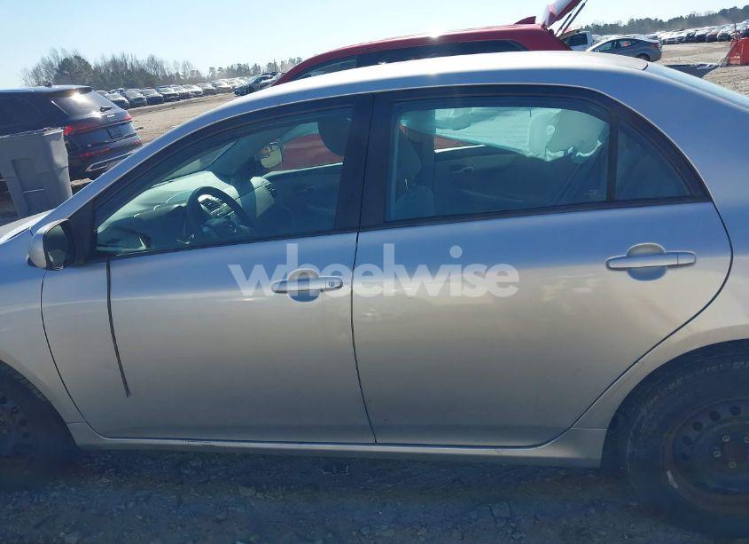 Photo 13 of 2011 Toyota Corolla LE (VIN 2T1BU4EE3BC599882)